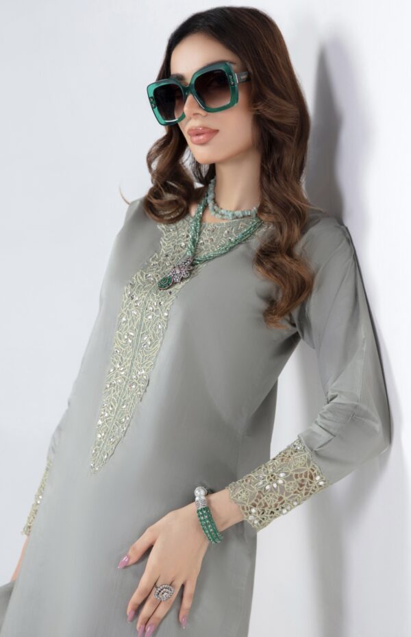 Luxury Lawn Suit Kids Green - Image 2